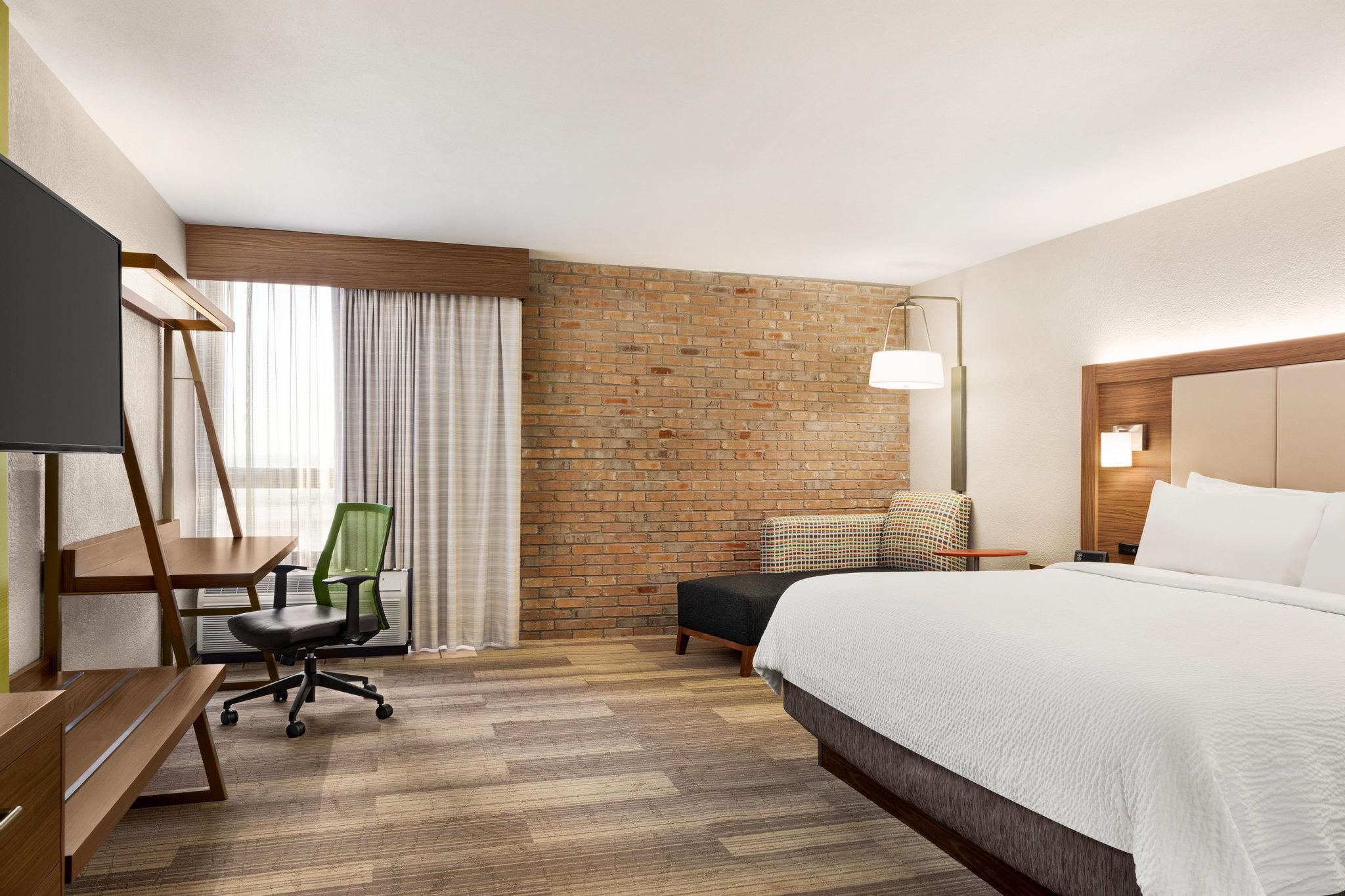 1 King Bed Standard Extra Floor Space