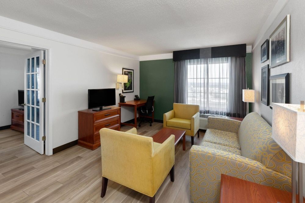 Suite, 1 King Bed, Non Smoking