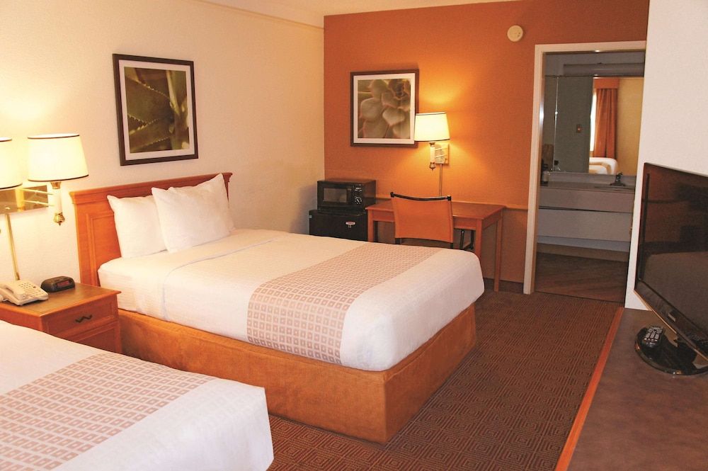 Room, 1 King Bed, Accessible, Non Smoking (Mobility,Roll-In Shower)