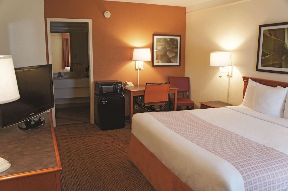 Room, 1 King Bed, Non Smoking