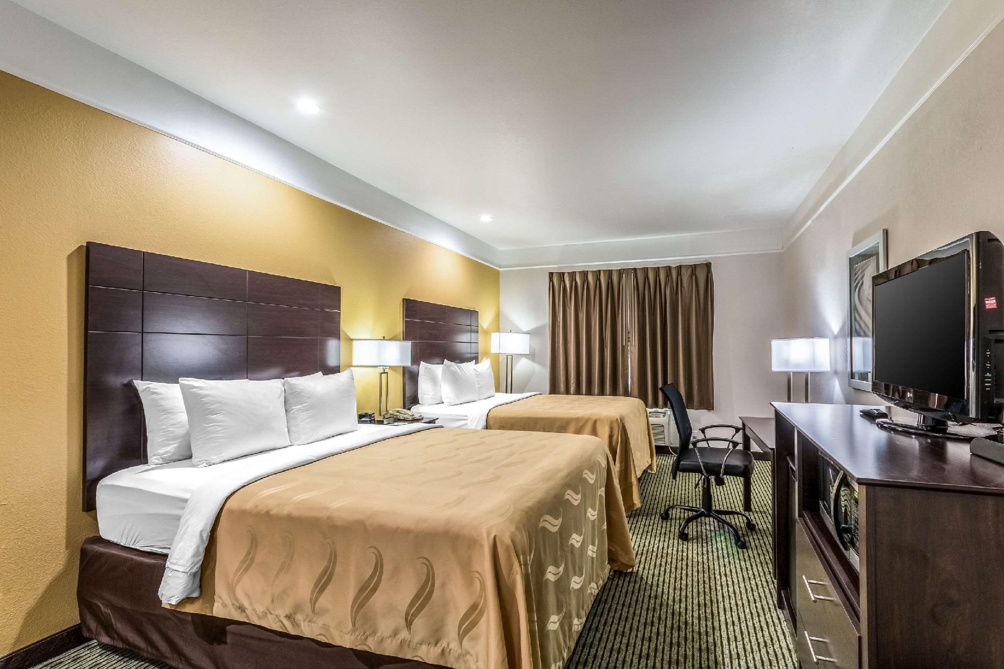 2 Queen Beds, Nonsmoking, Accessible