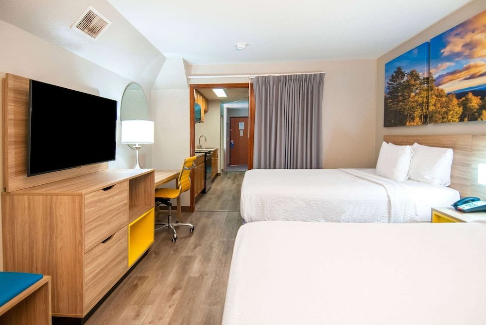 Suite, Multiple Beds, Non Smoking, Kitchen