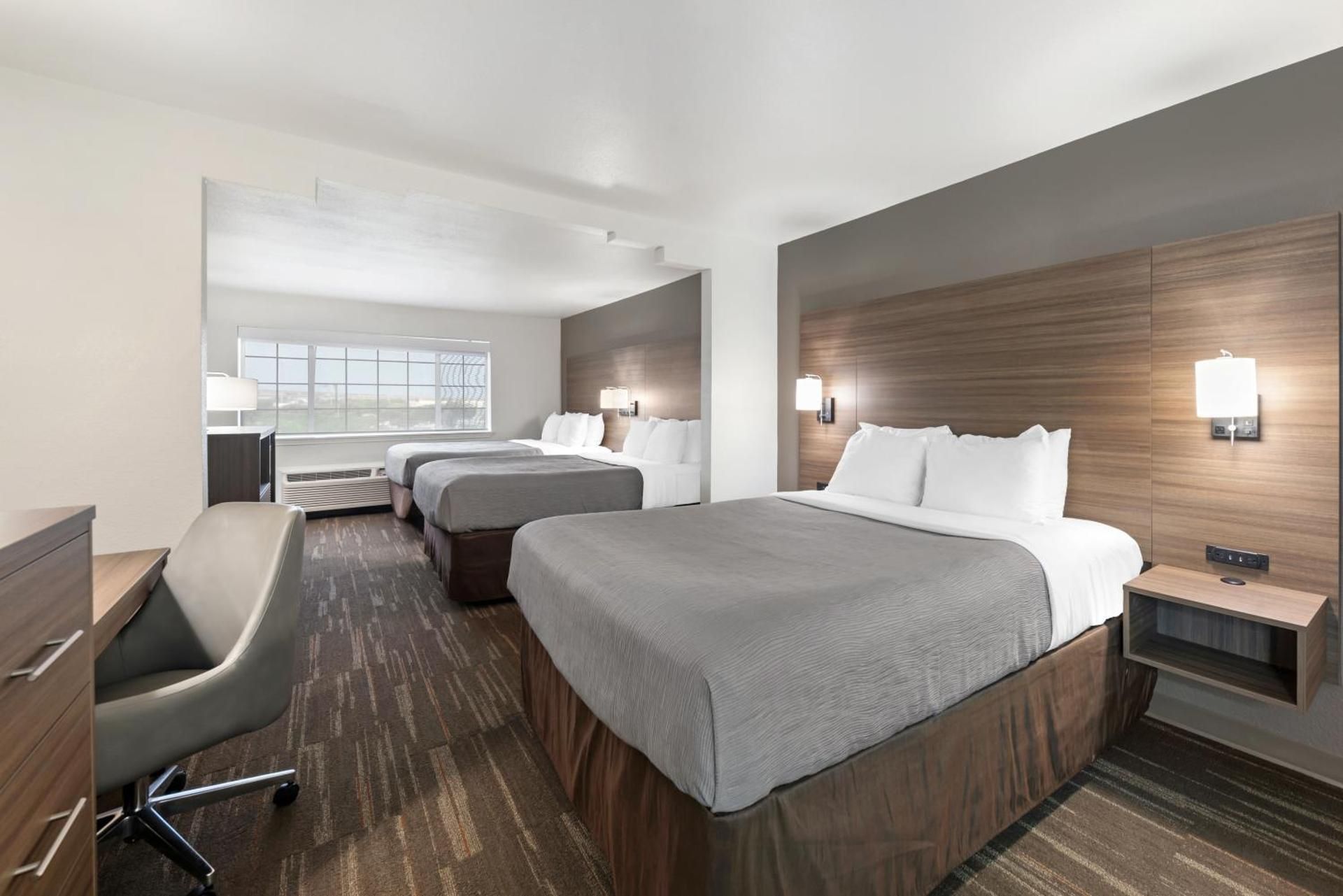 2 Queen Beds, Suite, Nonsmoking, Accessible