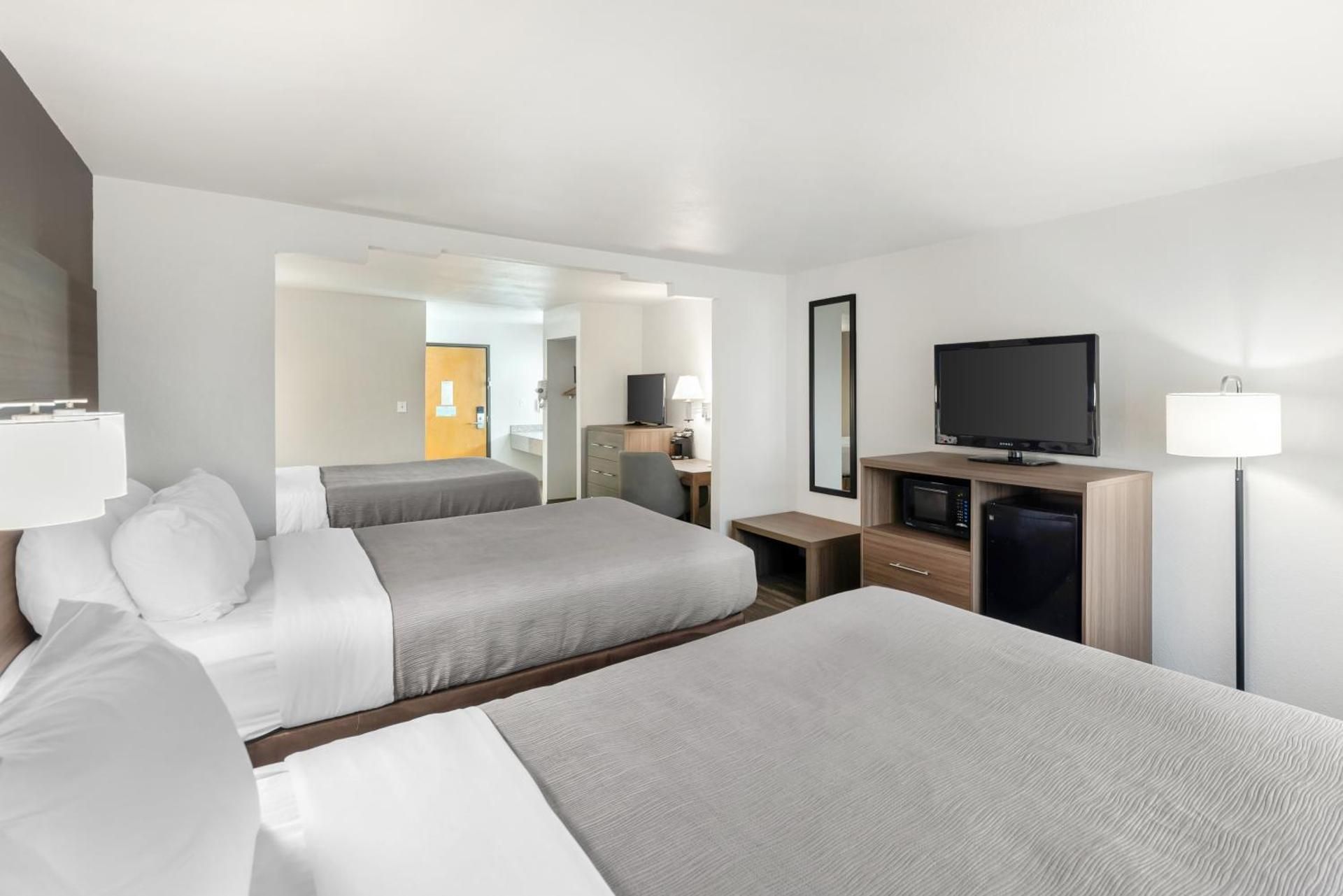 2 Queen Beds, Suite, Nonsmoking, Accessible
