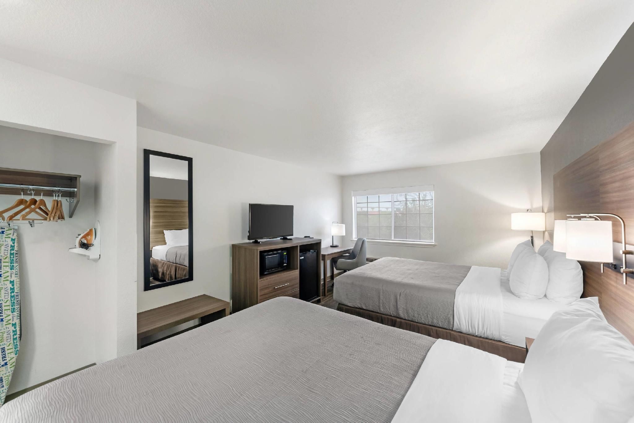 2 King Beds, No Smoking