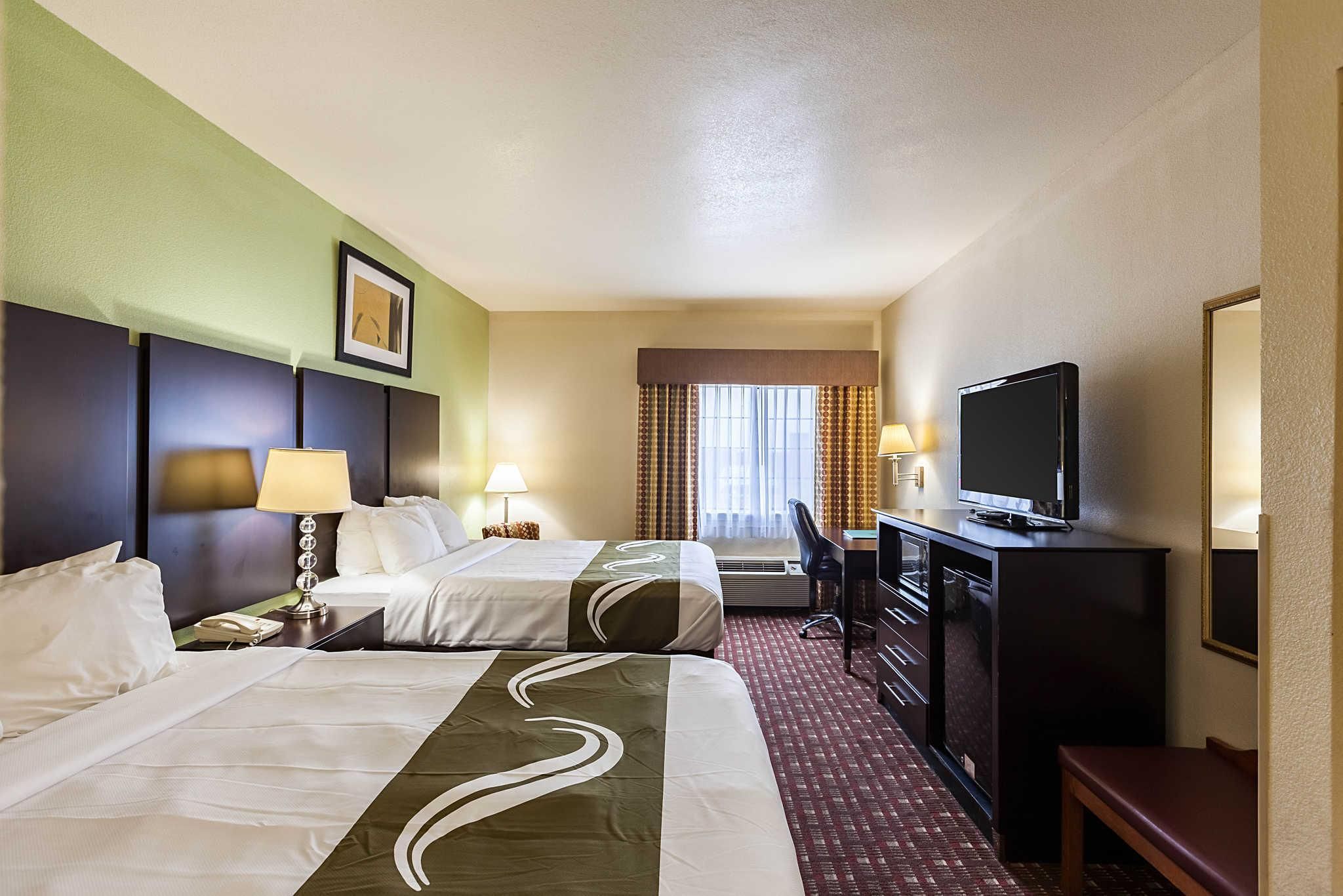 2 Queen Beds Nonsmoking
