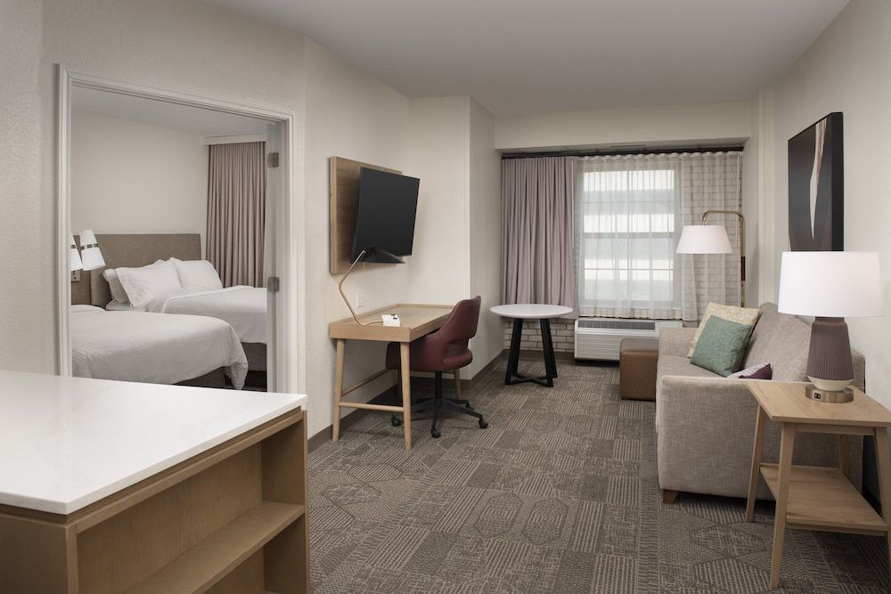 Suite, 2 Bedrooms, Kitchen