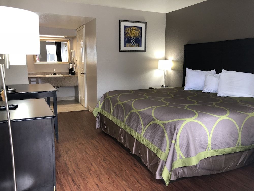 Room, 1 King Bed, Accessible, Non Smoking (Mobility)