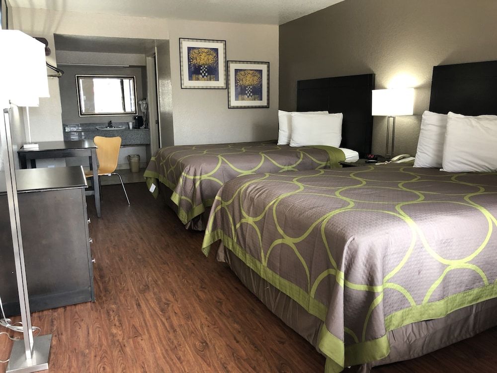 Room, 2 Queen Beds, Non Smoking