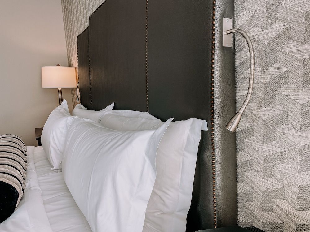 Room, 1 King Bed, Garden View