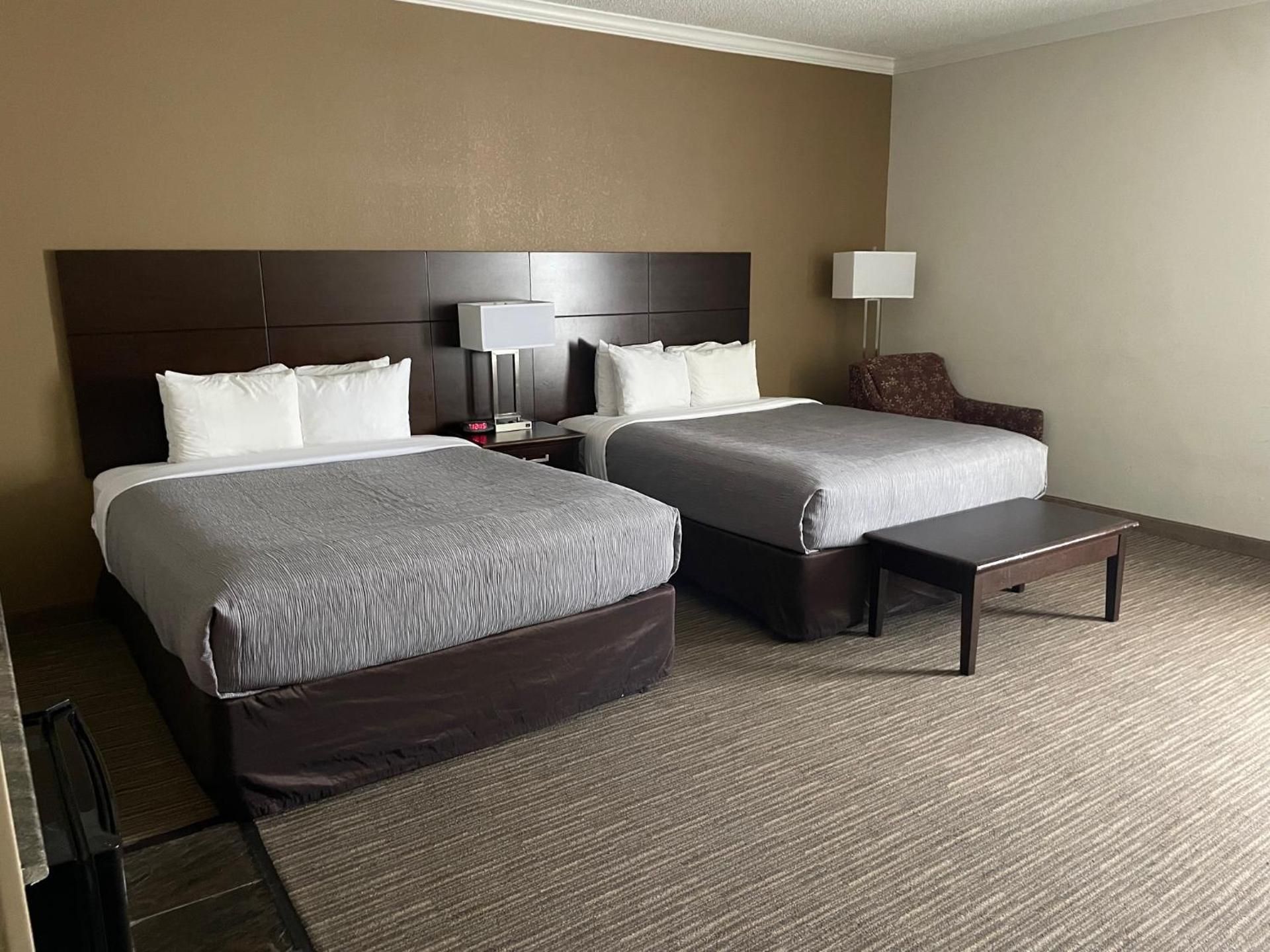 2 Queen Beds, Nonsmoking, Accessible