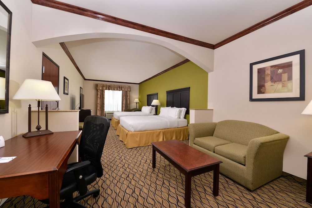 Suite, Multiple Beds