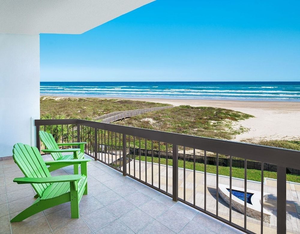 Two Bedroom Oceanfront Condo, 1 King, 2 Queens
