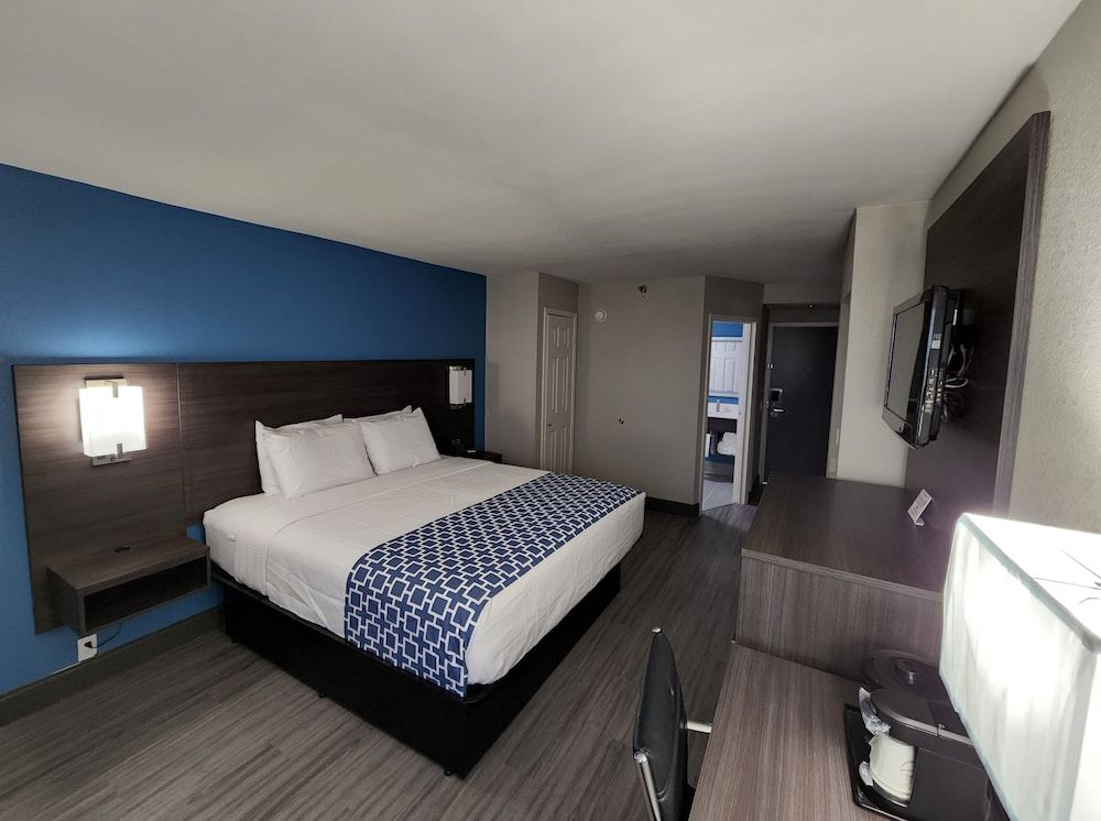 Room, 1 King Bed, Non Smoking