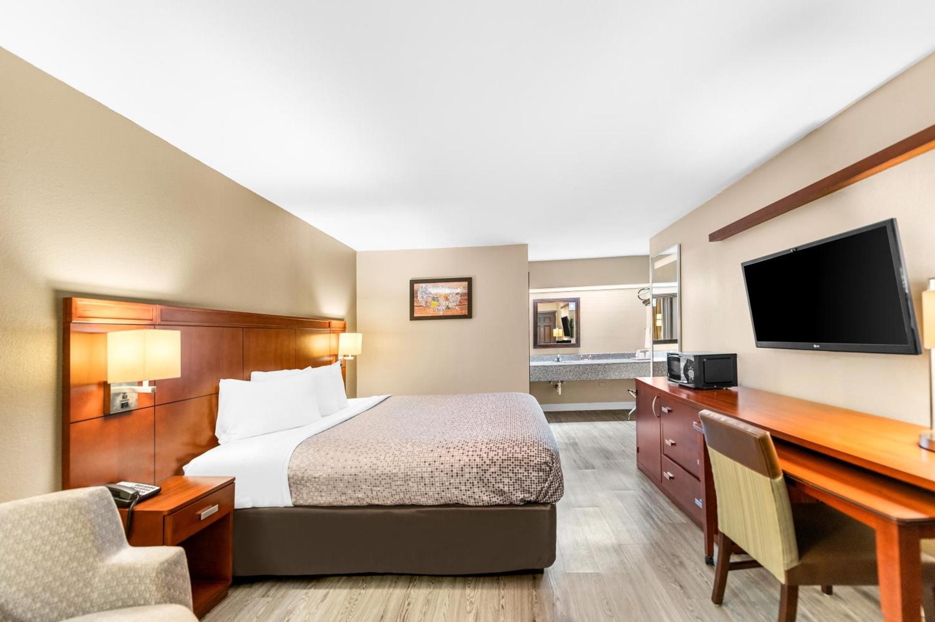 1 King Bed, Nonsmoking