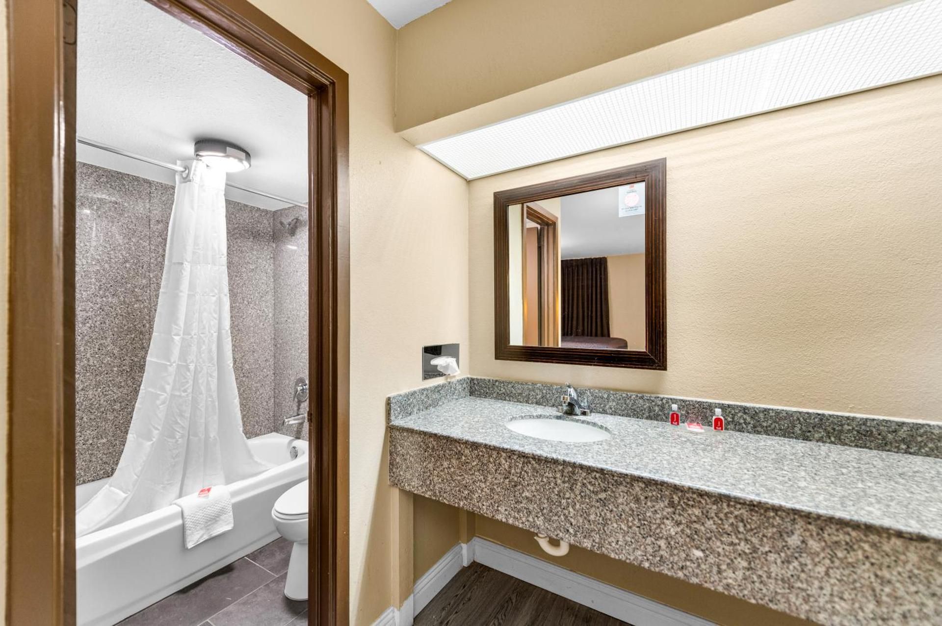 2 Double Beds, Smoking