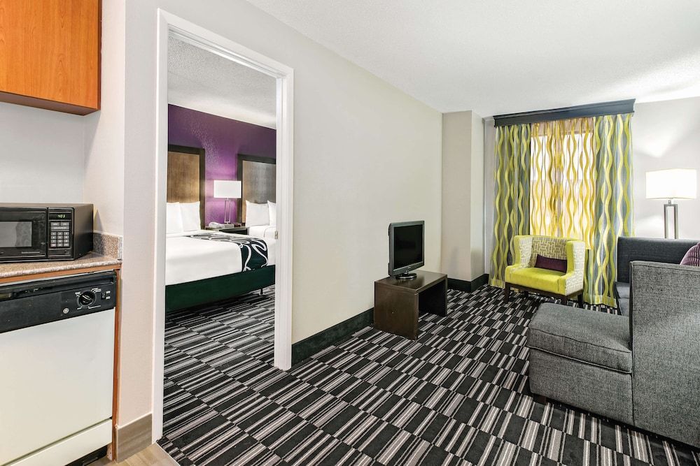 Suite, 2 Queen Beds, Non Smoking