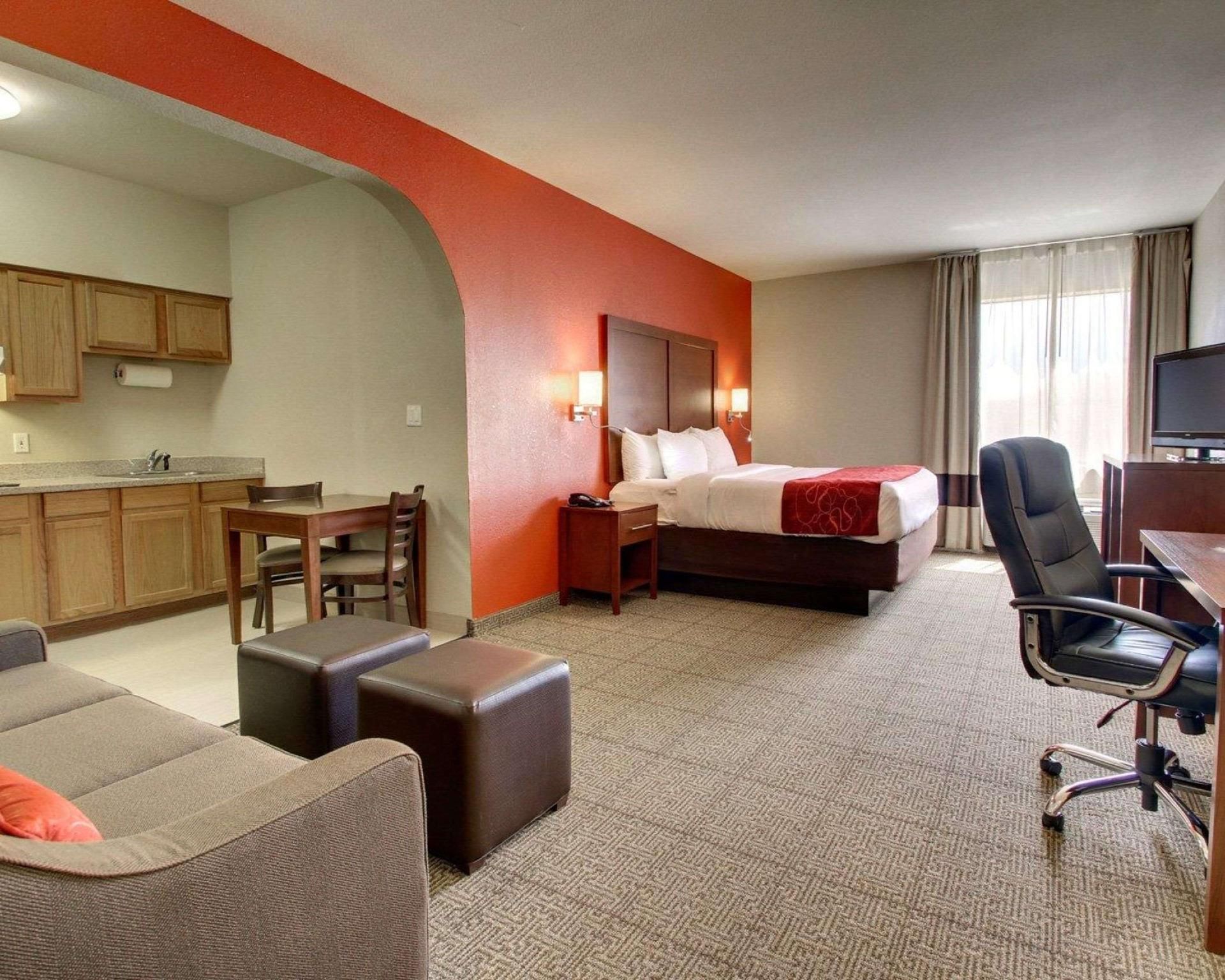 1 King Bed, Suite, Nonsmoking, Accessible
