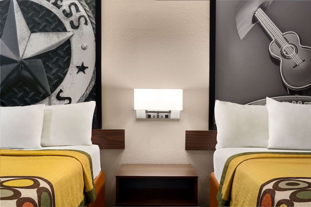 Room, 2 Queen Beds, Smoking
