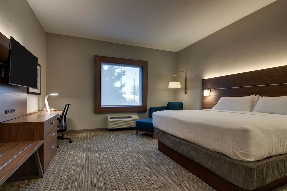 Standard Room, 1 King Bed, Accessible (Communication, Accessible Tub)