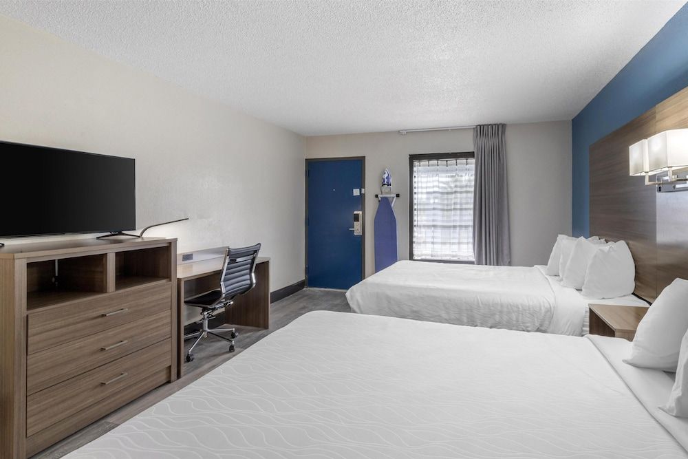 Standard Room, 2 Queen Beds, Refrigerator & Microwave, Pool View