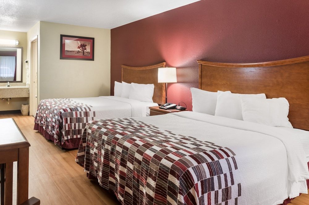 Red Roof Inn Conroe North - Willis Deluxe Room, 2 Queen Beds, Non Smoking 3