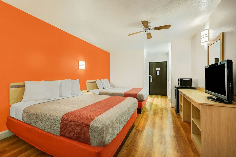 Motel 6 Beaver, UT Standard Room, 2 Queen Beds, Non Smoking 2
