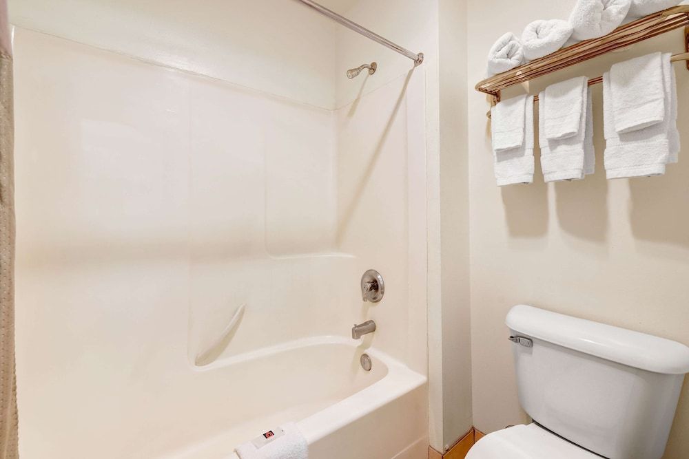 Motel 6 Beaver, UT Standard Room, 2 Queen Beds, Non Smoking 3