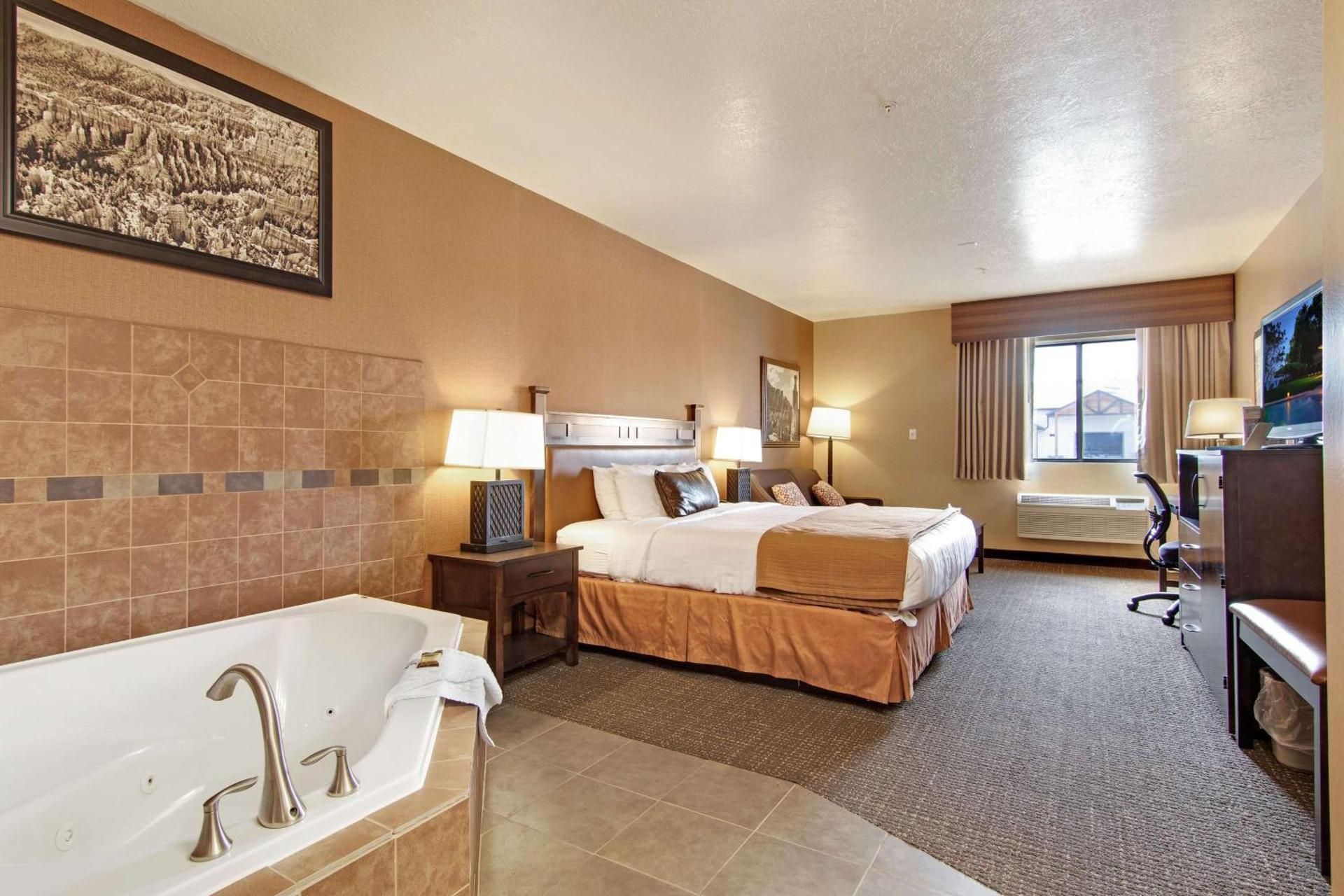 Best Western Plus Ruby's Inn 1 King Bed, Nonsmoking, Jetted Tub, Interior Room
