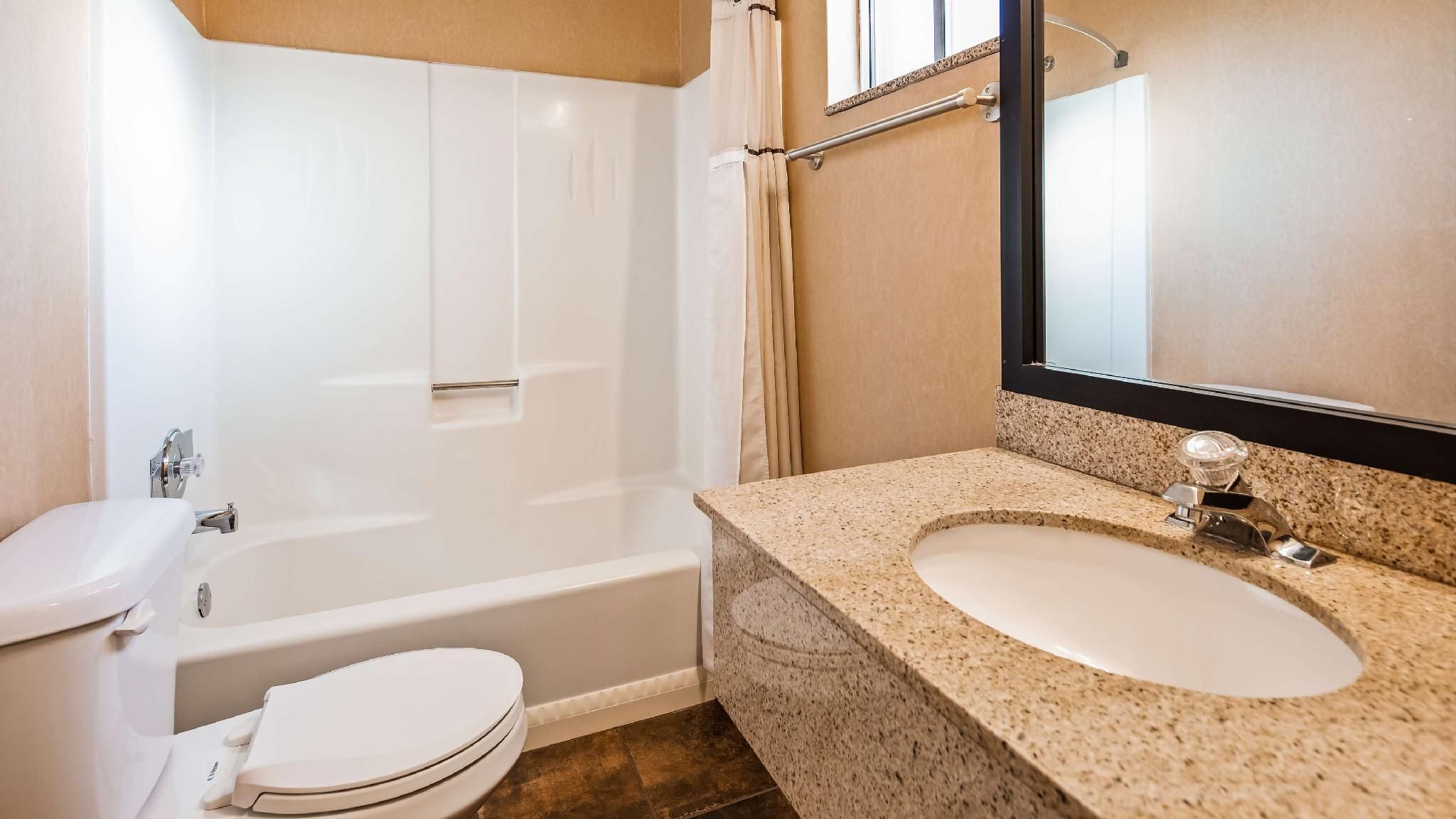 Best Western Plus Ruby's Inn 2 Queen Beds, NonSmoking, Lake View 3