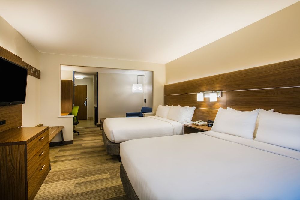 Suite, 1 Queen Bed, Accessible (Hearing)