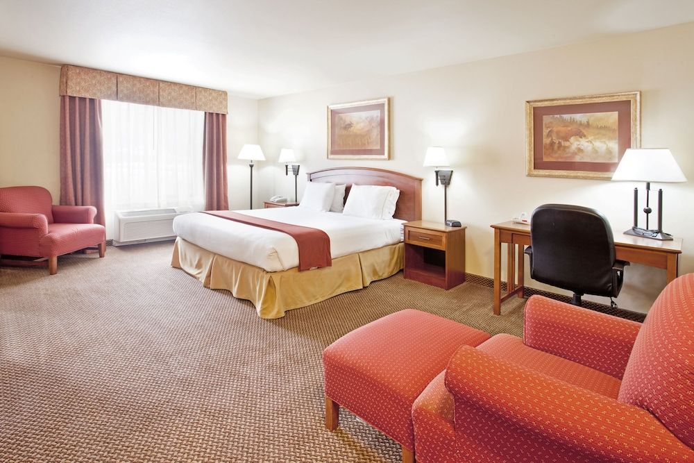Standard Room, 1 King Bed