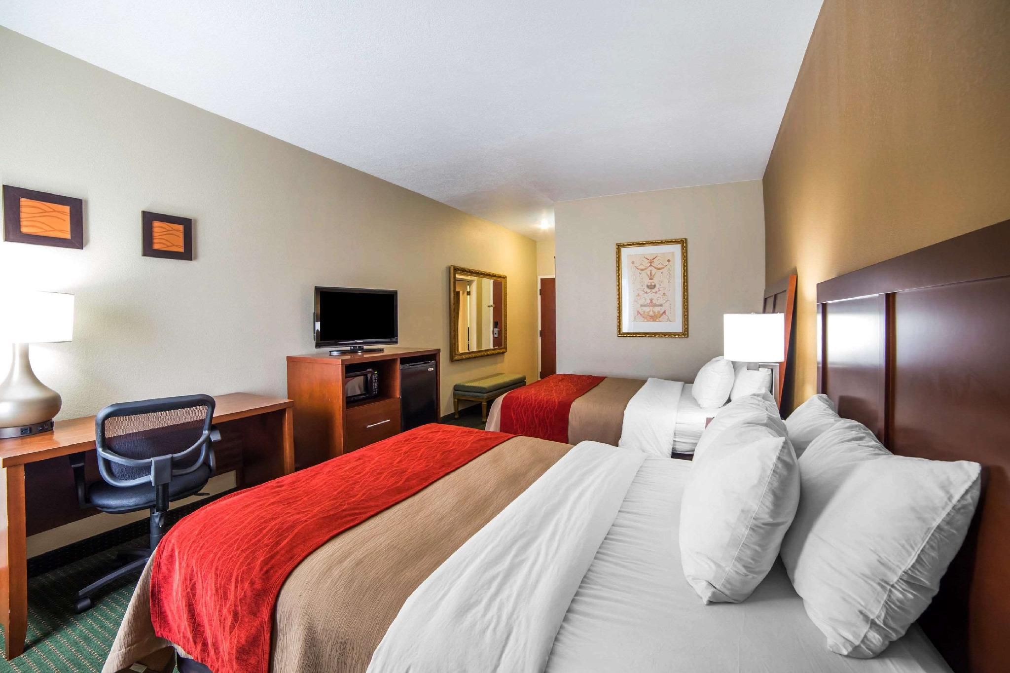 2 Queen Beds, Nonsmoking, Accessible
