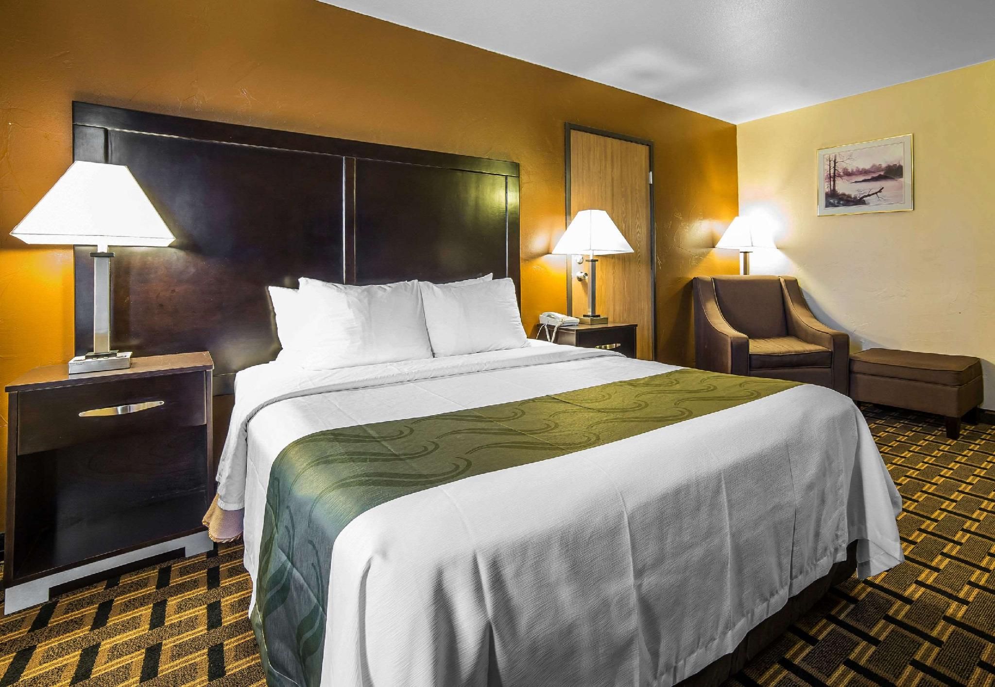 1 Queen Bed, Nonsmoking, Accessible