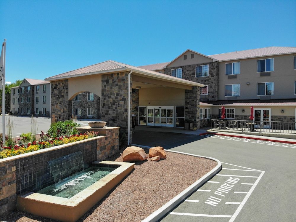 undefined La Quinta Inn & Suites by Wyndham Moab 6