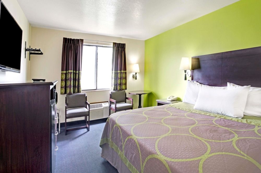 Standard Room, 1 Queen Bed