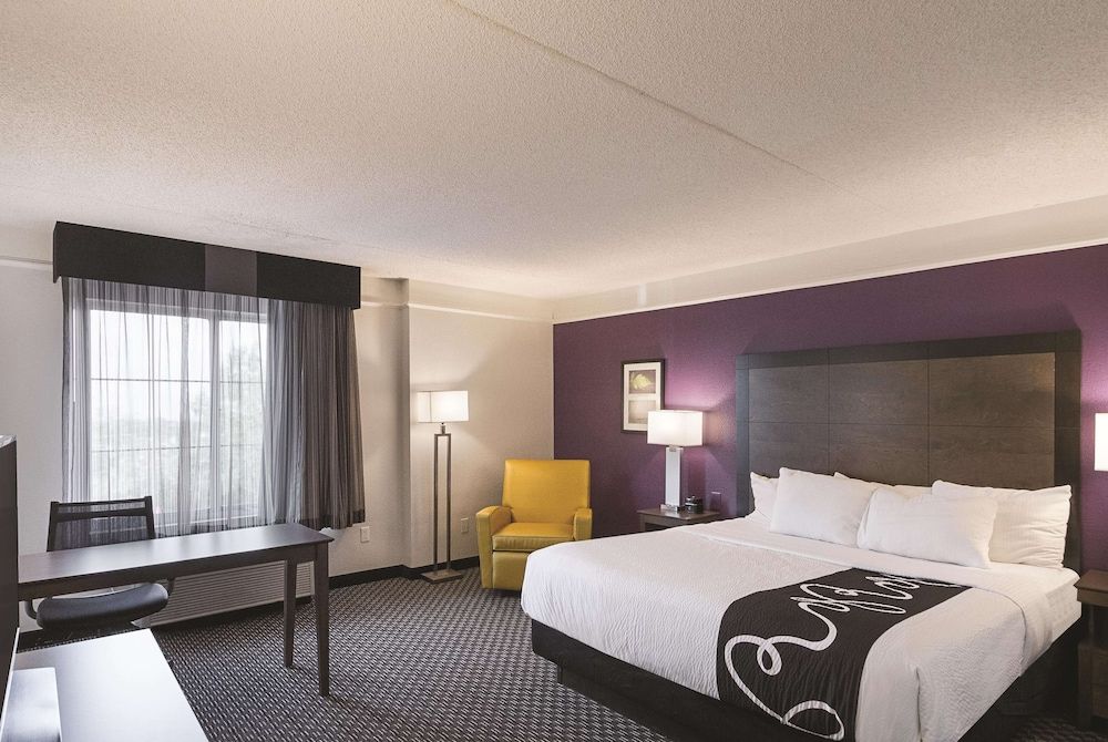 Room, 1 King Bed, Non Smoking (Water View)