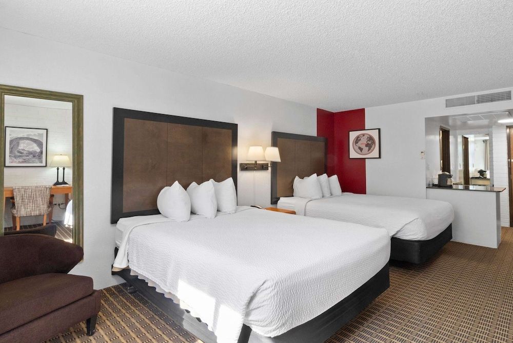 Room, 2 Queen Beds, Non Smoking