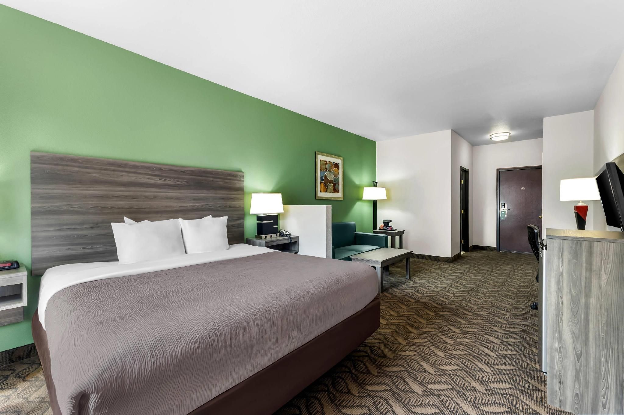 1 King Bed, Nonsmoking