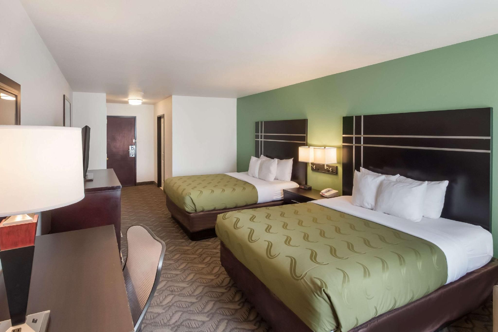 2 Queen Beds, Nonsmoking, Accessible