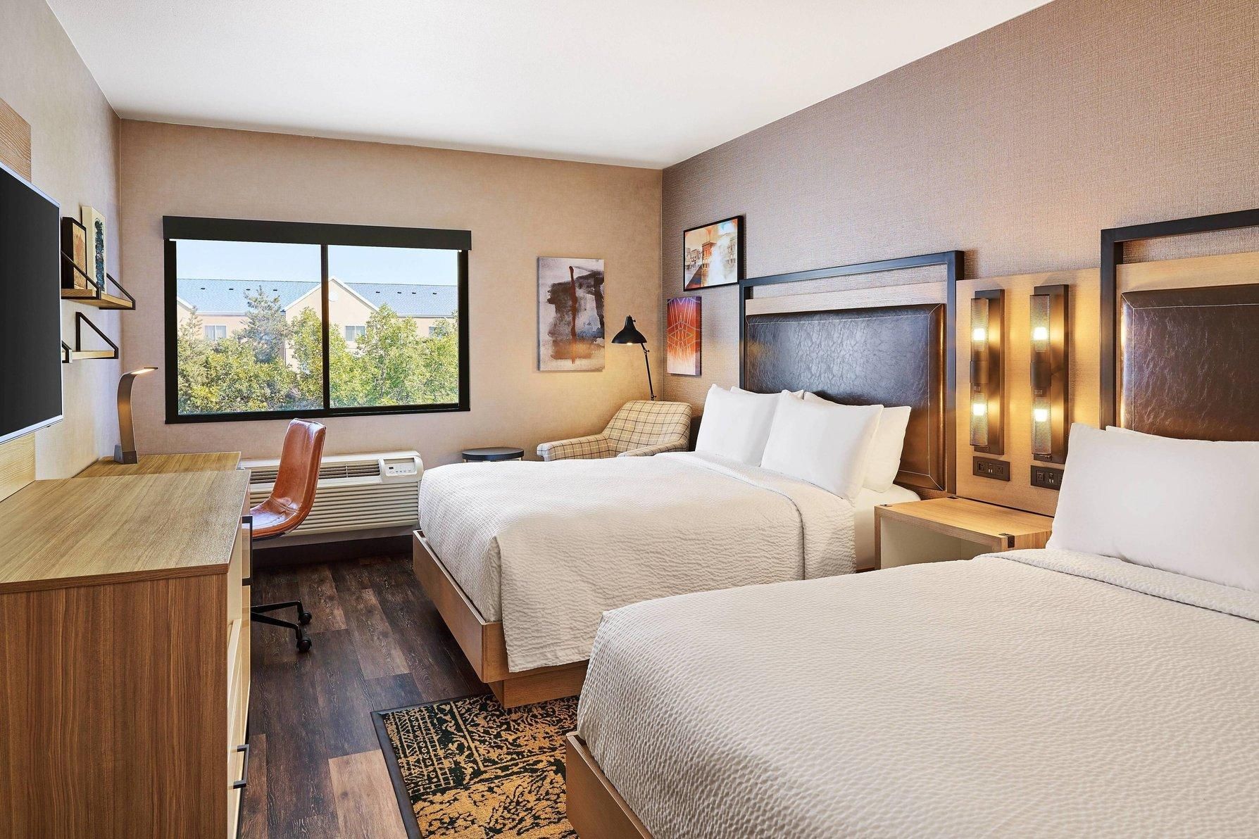 Guest room, 2 Queen, Balcony