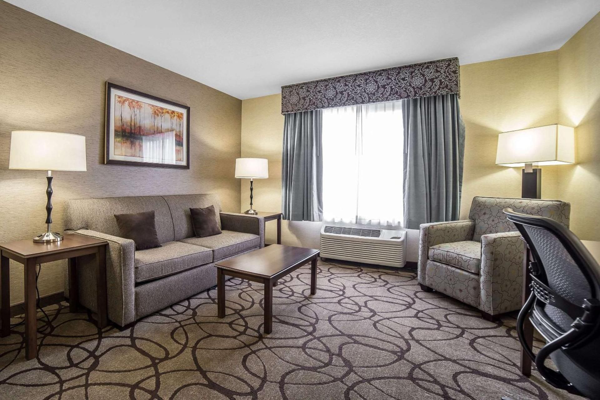 One Room Suite with Roll-In Shower - Disability Access/Non Smoking
