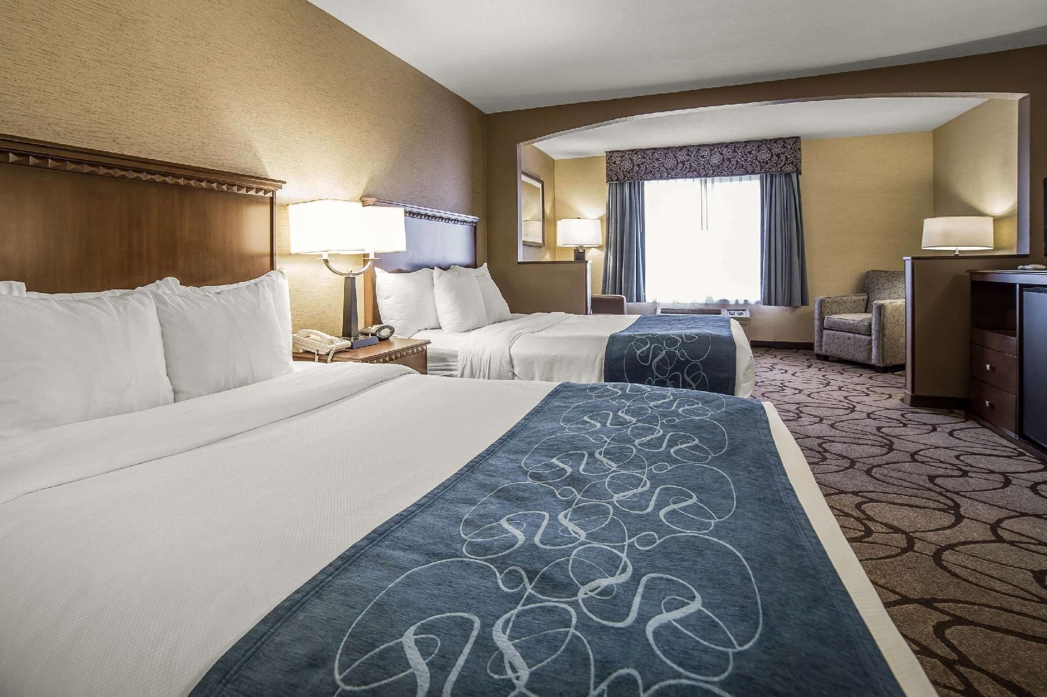 2 Queen Beds, Suite, Nonsmoking