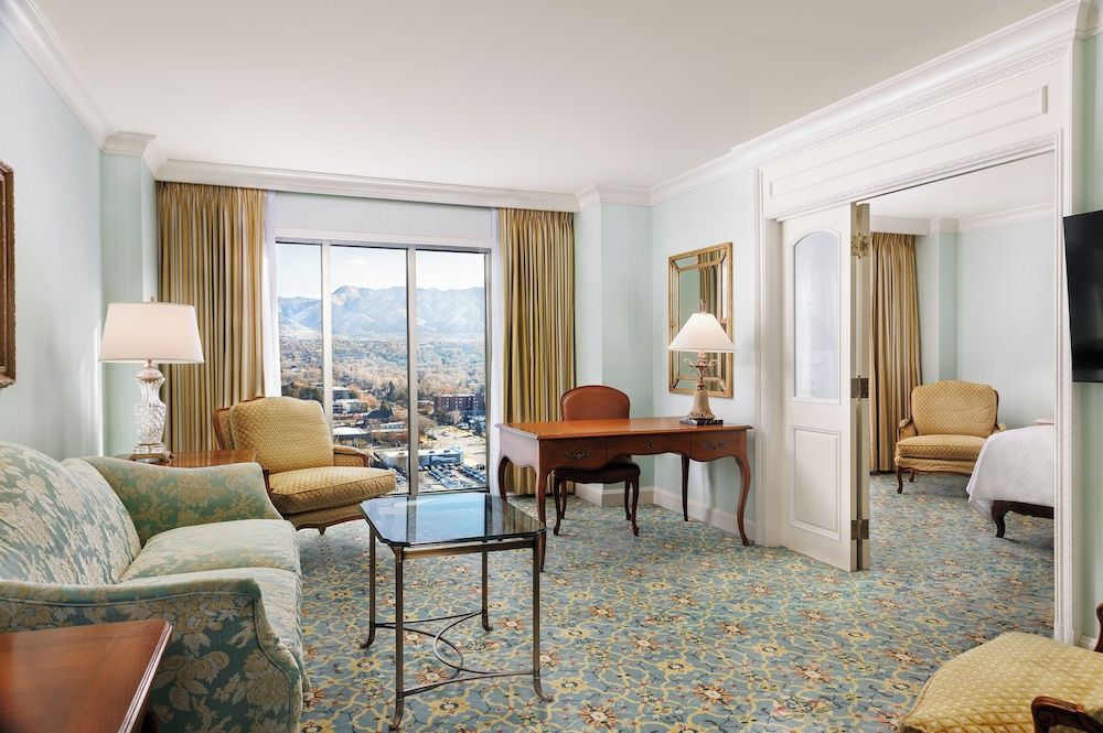 The Grand America Hotel Executive Suite, 1 King Bed, Kitchen 7