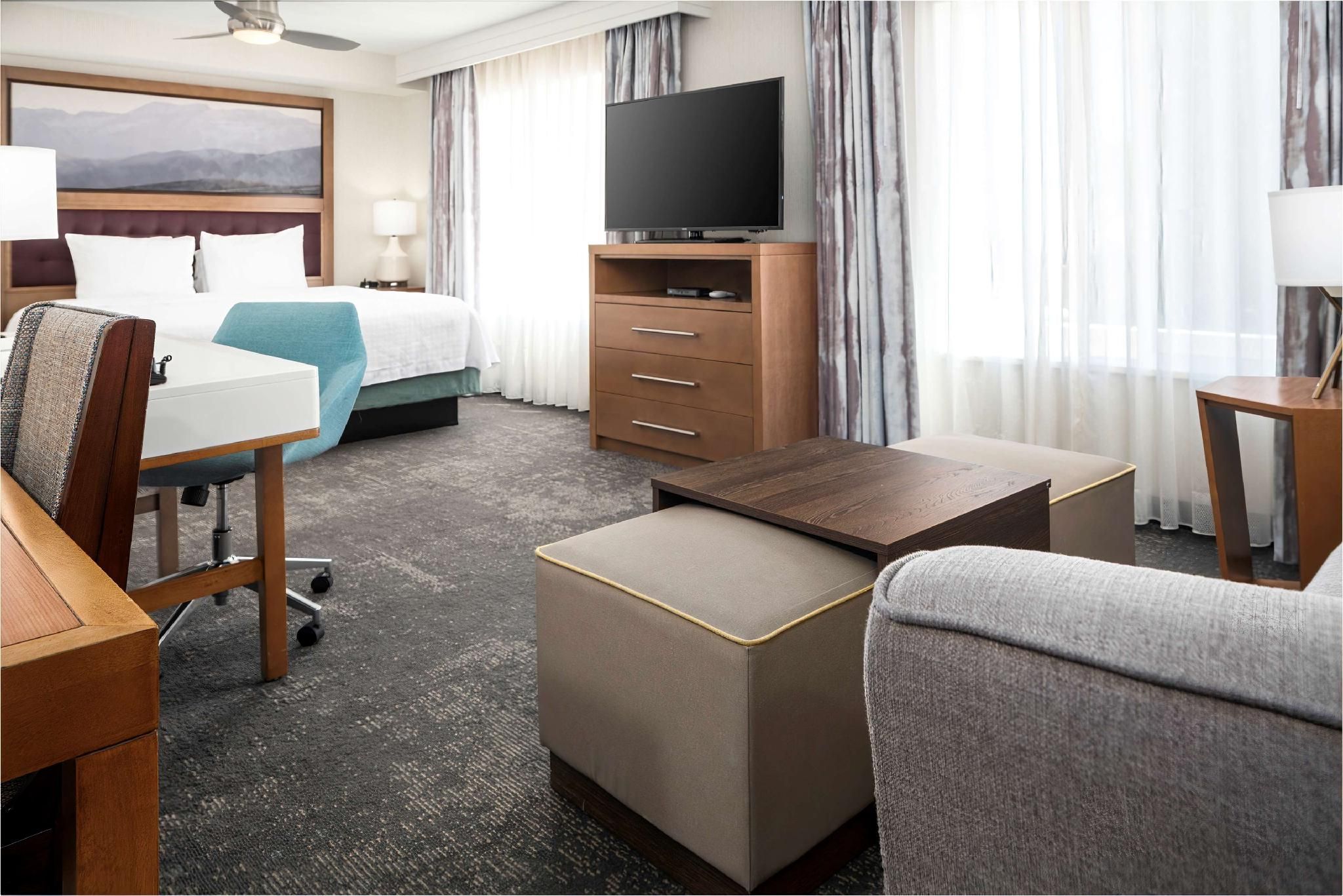 1 King Mobility/Hearing Accessible Tub Studio