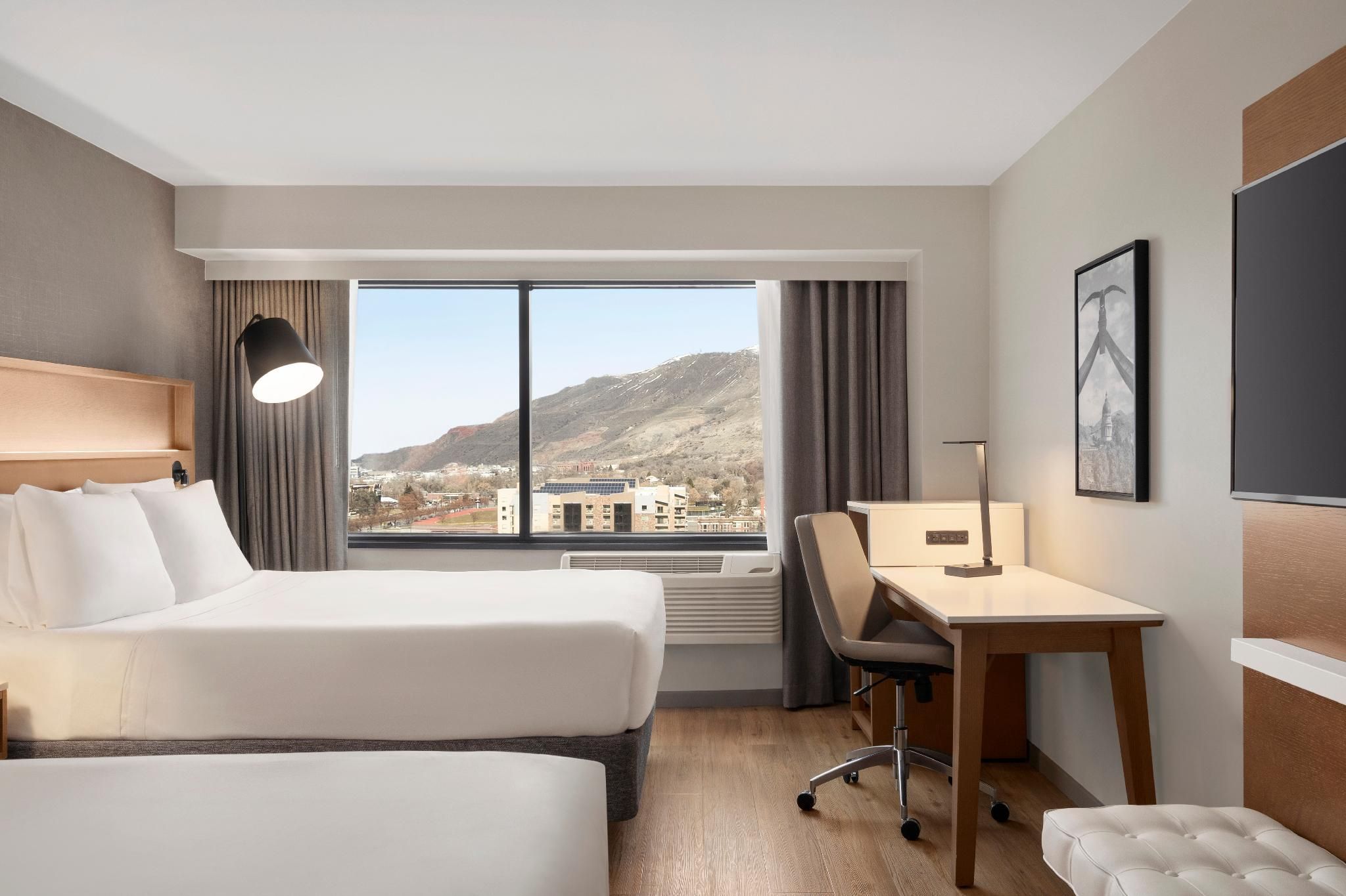 2 Queen Beds, Nonsmoking, Upgrade