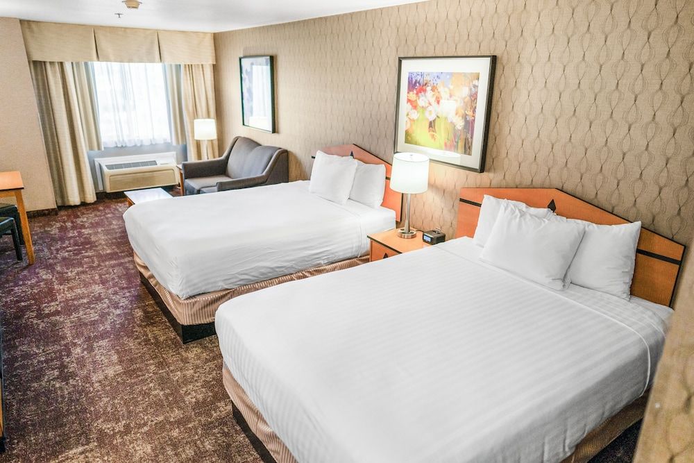 Crystal Inn Hotel & Suites West Valley City Standard Room, 2 Queen Beds, Non Smoking