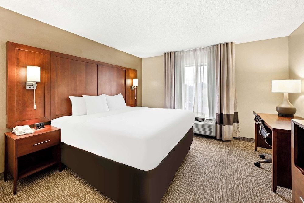 Suite, 1 King Bed, Non Smoking