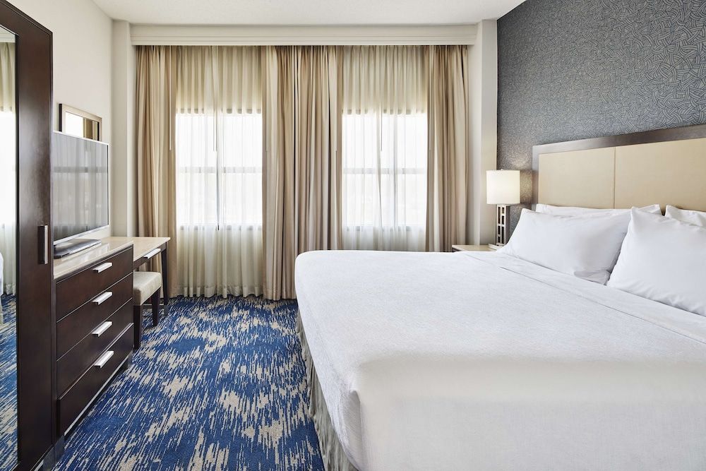 Suite, 1 King Bed with Sofa bed, Non Smoking (Oversized)