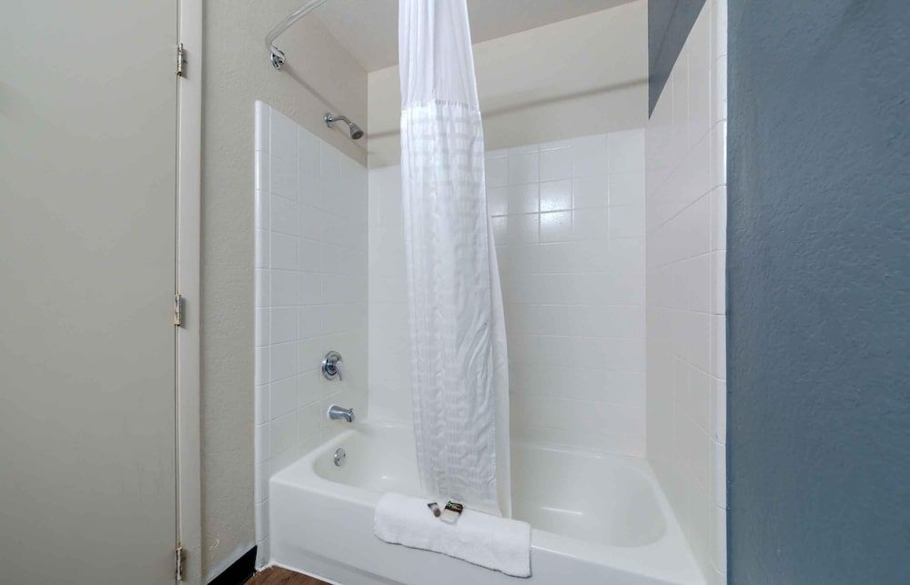 Extended Stay America Suites Washington DC Alexandria Landma Studio, 1 King Bed, Non Smoking 3